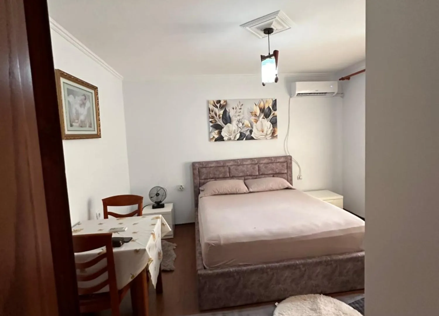 Memo Shkurti Apartment Gjirokaster